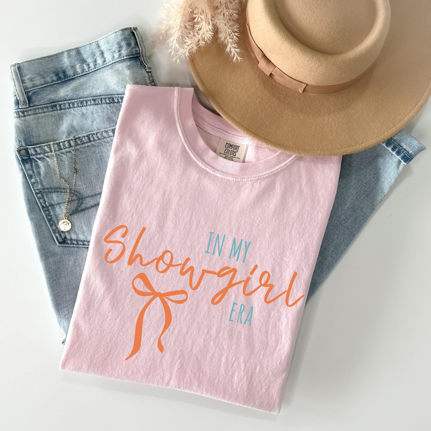 Malachitee "Retro Western Cowgirl Showgirl" Taylor Swift T-Shirt