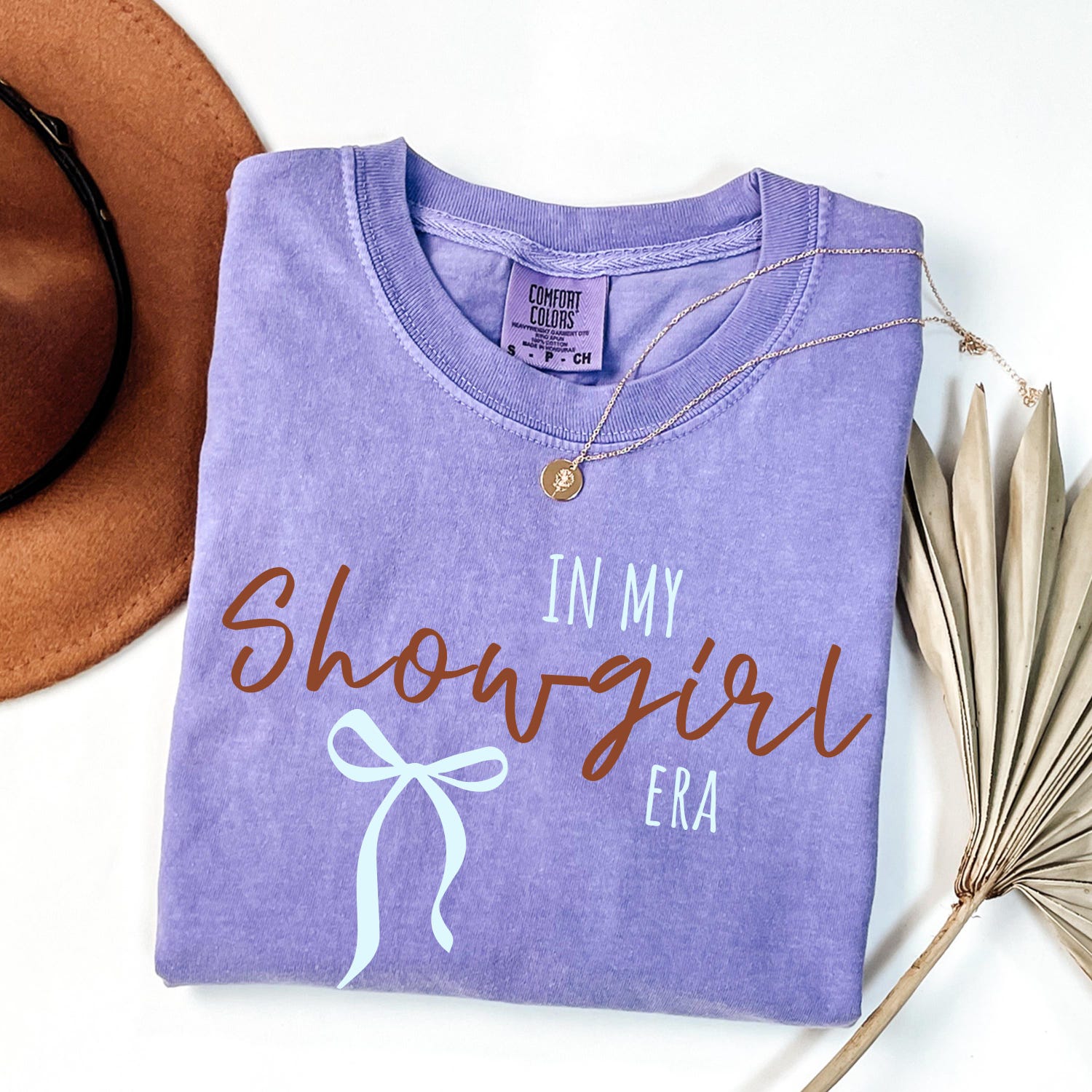Malachitee "Retro Western Cowgirl Showgirl" Taylor Swift T-Shirt