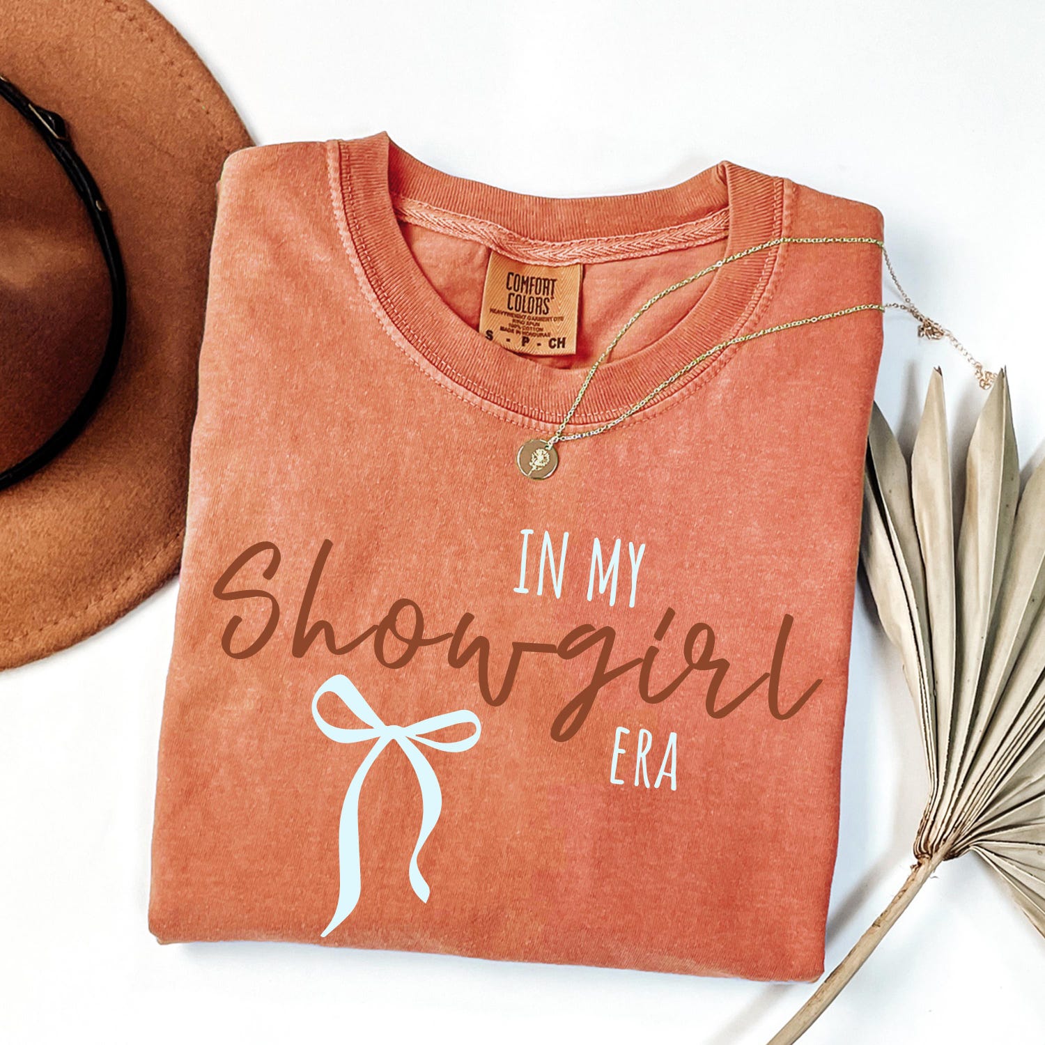 Malachitee "Retro Western Cowgirl Showgirl" Taylor Swift T-Shirt